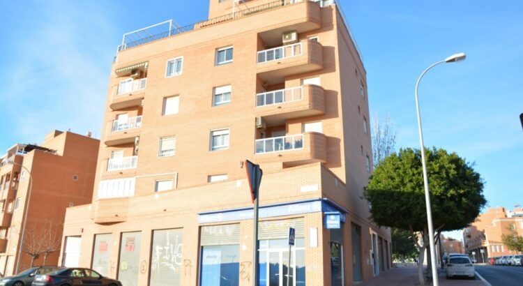 local comercial en C/Costa de la Luz, Almería-2